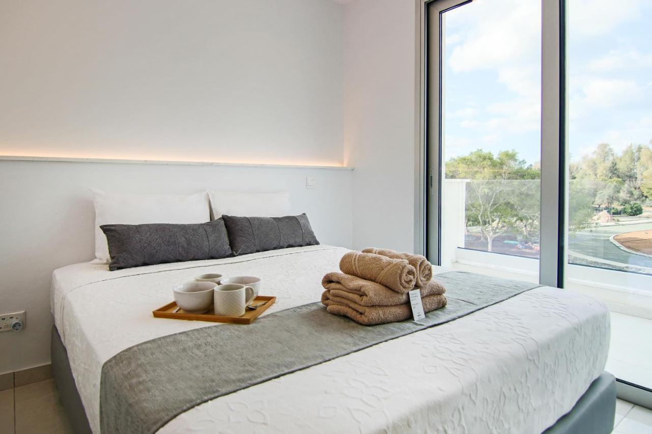 파포스 Phaedrus Living - Seaside Executive Flat Harbour 202 아파트 외부 사진