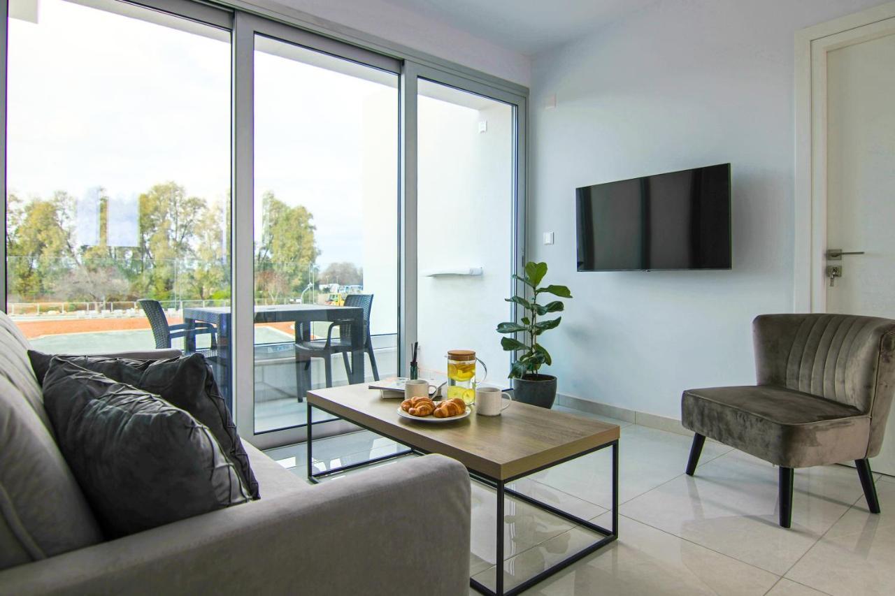 파포스 Phaedrus Living - Seaside Executive Flat Harbour 202 아파트 외부 사진