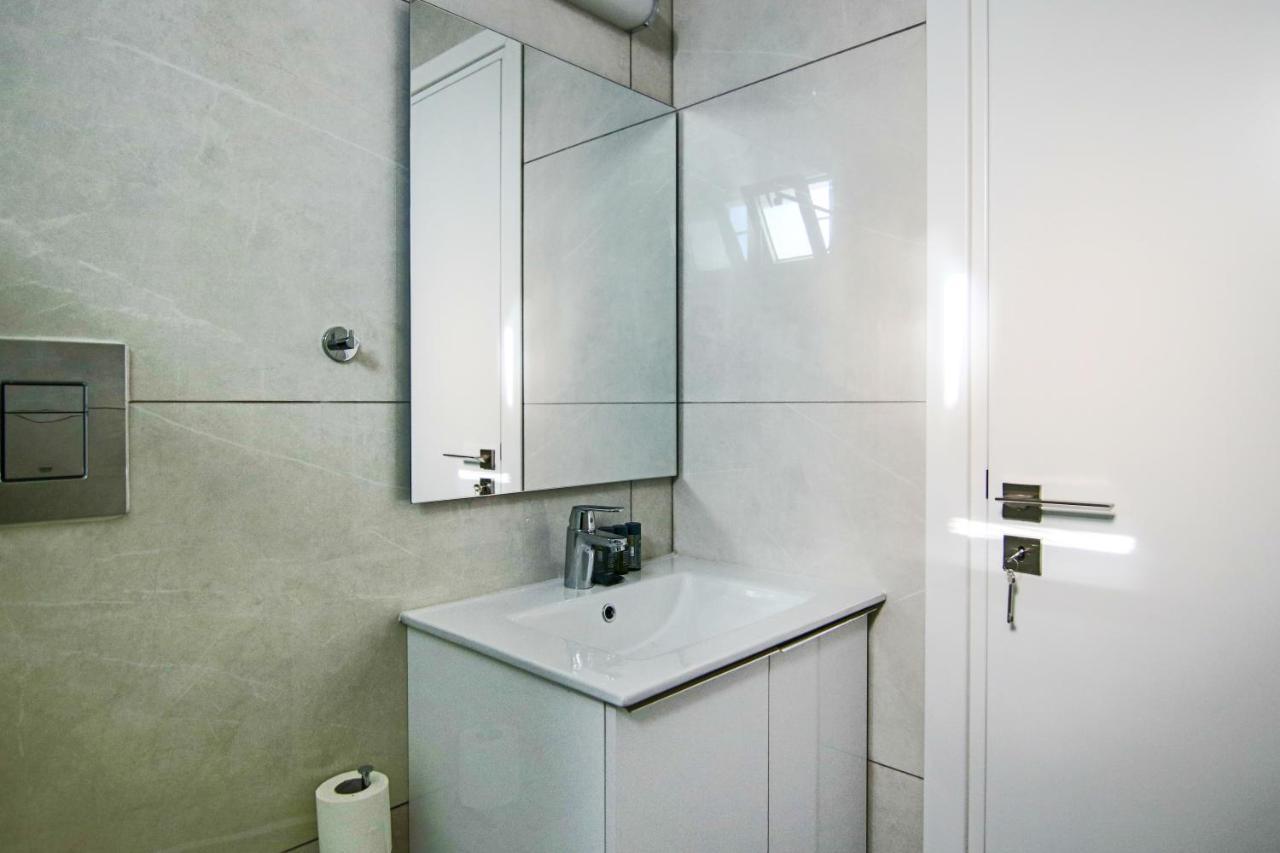 파포스 Phaedrus Living - Seaside Executive Flat Harbour 202 아파트 외부 사진